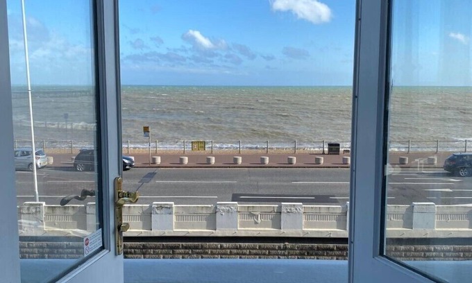 Hastings Hotel | Astral Lodge