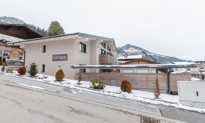 Gries Apartment | Cosy apartment for 4 guests with WIFI, TV, terrace and pets allowed