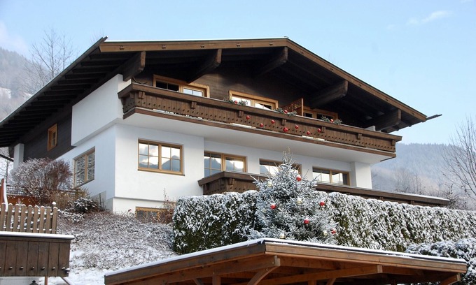 Bruck an der Grossglocknerstrasse Apartment | 5 person apartment near Zell am See, just minutes from ski slopes and Lake Zell!