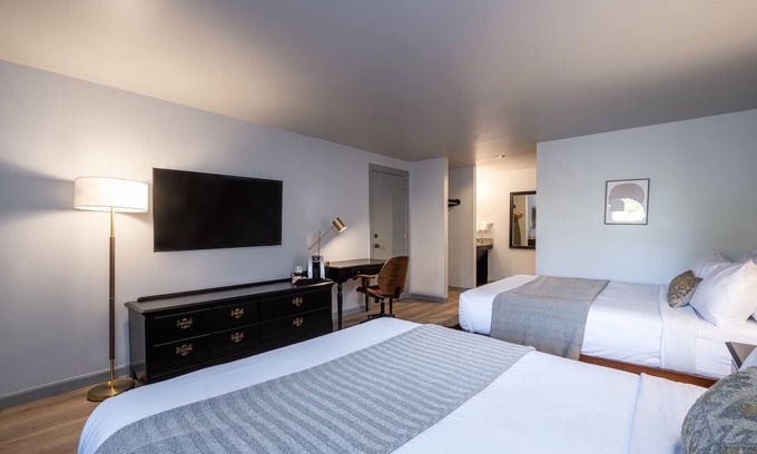 Peterborough Condo | At Riverhouse you will find a home away from home!