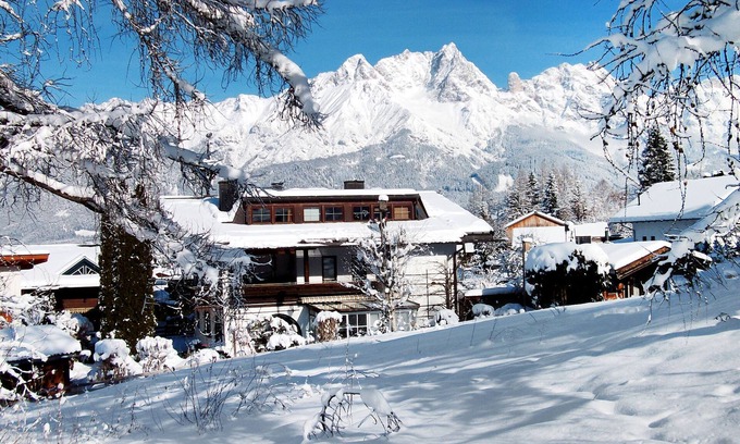 Saalfelden am Steinernen Meer Apartment | Pessenteiner by Interhome