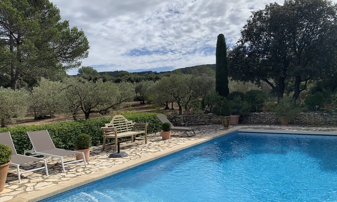 Eygalieres House | At the foot of the Alpilles, 4-bedroom house, 3 shower rooms, superb setting!