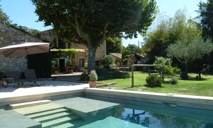 Cheval-Blanc Other | At the foot of the Luberon, authentic 18th century Mas. stone with pool