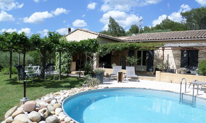 Flayosc Villa | at the heart of a green setting