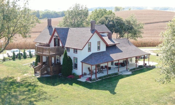 Atchison House | Atchison 1870 Farmhouse