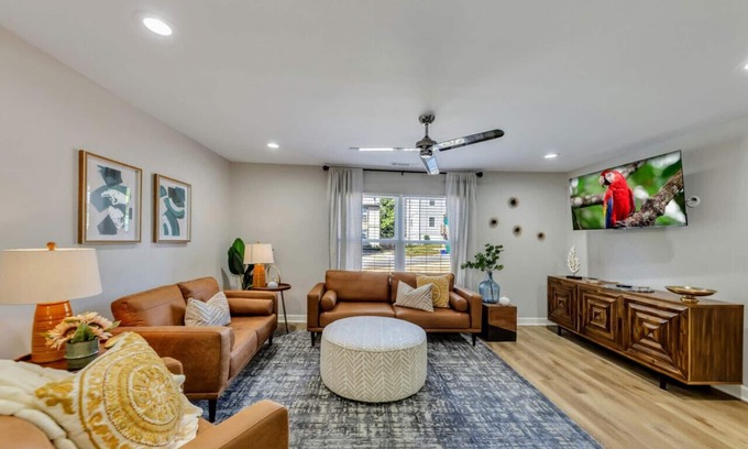 Smyrna House | ATH -Smyrna-2BR-Pet Friendly-Fenced-DBL Mstr(1018)