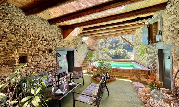 Lavaudieu Bed & Breakfast | Athelis Room - Cozy Upstairs for 2 in Lavaudieu