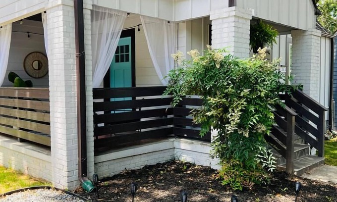 Atlanta House | ATL: 6BR Triplex—Chic, Boho,Retro Vibes |Sleeps 16