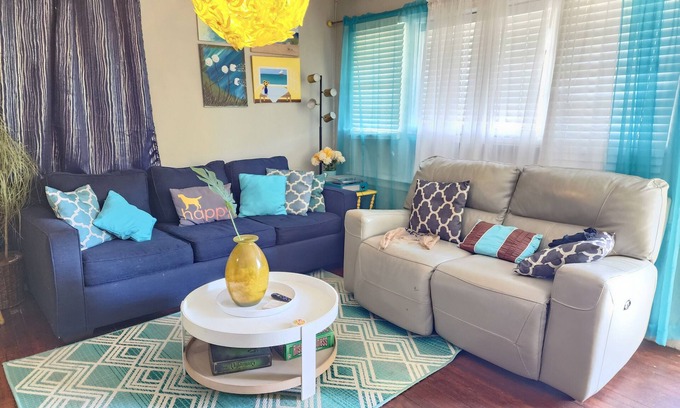 Atlanta House | Atlanta Bungalow Near Mercedes Benz with fenced backyard ideal for longterm stay
