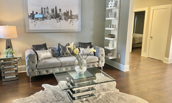 Atlanta House | Atlanta Maybach House near MBS & State Farm Arena Entire2Bed2BathHome!