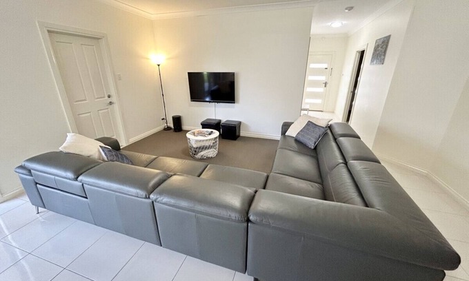 Port Hughes House | Atlantis - Modern Well Equipped Home Near the Beach