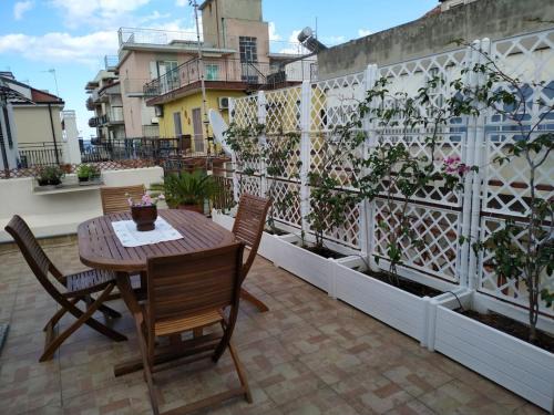 Soverato Apartment | Attico Amelia Soverato Con Terrazzo e Barbecue