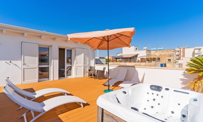 Castromediano Apartment | Attico di Leo by BarbarHouse