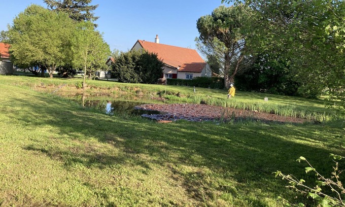 Saint-Bonnet-en-Bresse House | Attractive 2-star gîte in a quiet location.