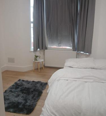 Marlborough Apartment | Attractive 3 bed house in London Harrow