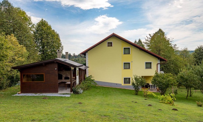 Vrbovsko Apartment | Attractive apartment for an unforgettable vacation in a quiet location.????