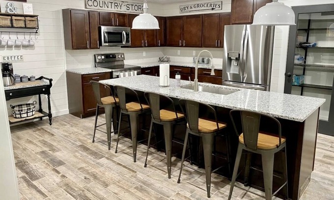 Nelsonville House | ATV Friendly, OU, Wayne National, Hocking Hills, Fire Pit, Saltwater Hot Tub