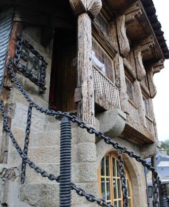 Mont-Dol Apartment | Atypical apartment with a poudlard air