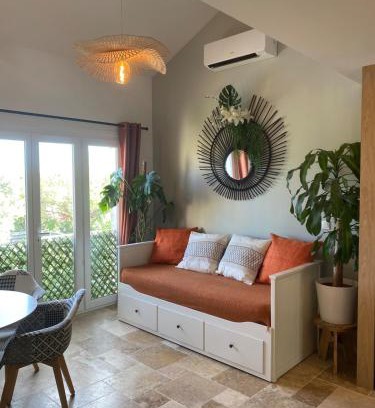 Toulon Apartment | Atypical & Cozy Getaway