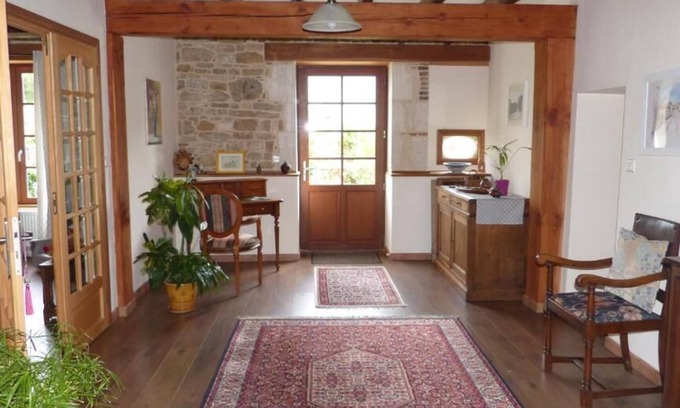 Saint-Juire-Champgillon House | Au Clair du Soleil