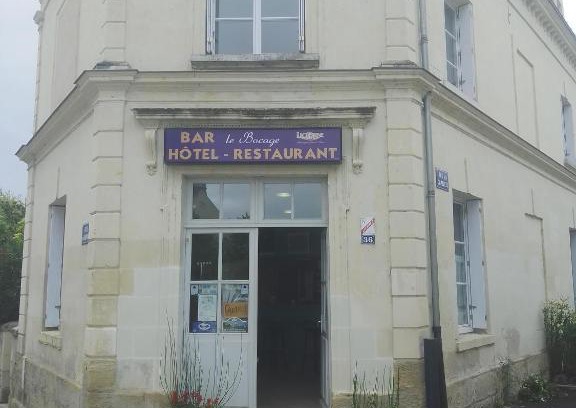 Savigny-en-Veron Hotel | Auberge du bocage