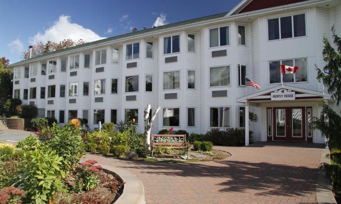 Baddeck Hotel | Auberge Gisele's Inn
