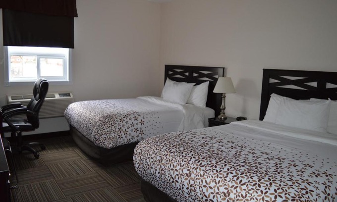 Iroquois Falls Hotel | Auberge MacDonald Guest Inn