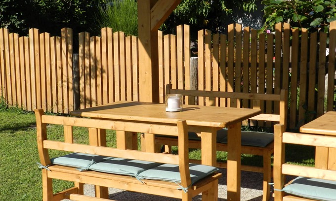 Laives Apartment | Auelehof Apartment Marlene - Surrounded by greenery, surrounded by apple orchards.