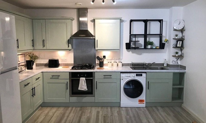 Canon's Marsh Apartment | August Discount - Long Stay - Contractors