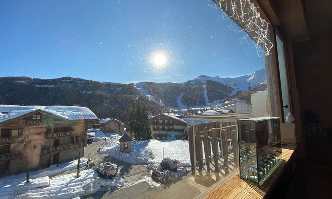 Saint-Etienne-de-Tinee Apartment | Auron: superb renovated 3/4-room chalet-style apartment for 6 people