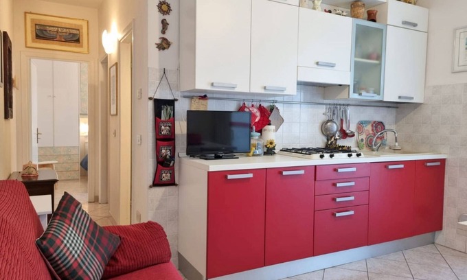 Lido di Pomposa Apartment | Aurora 2 Air-conditioned three-room apartment in the center, a stone's throw from the sea