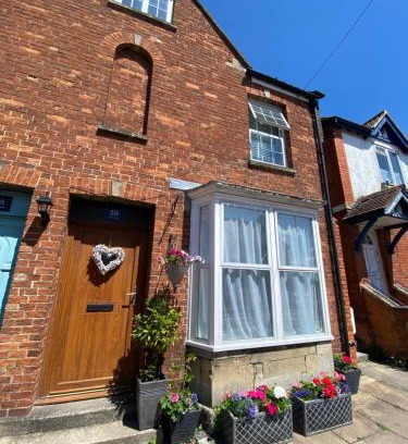 Glastonbury House | Aurora Tor