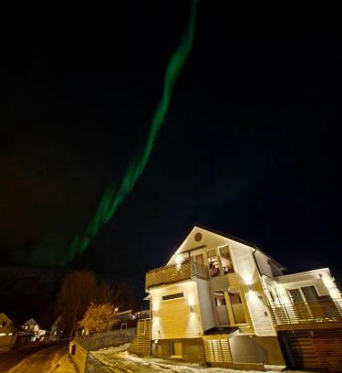 Tromsdalen Apartment | Aurora View Apartment - FREE Parking & Near Attractions - Winter Offer Now!
