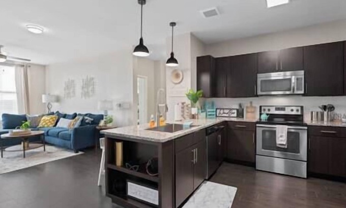 Austin Apartment | Austin's Serene Views w/Large Balcony*Pool