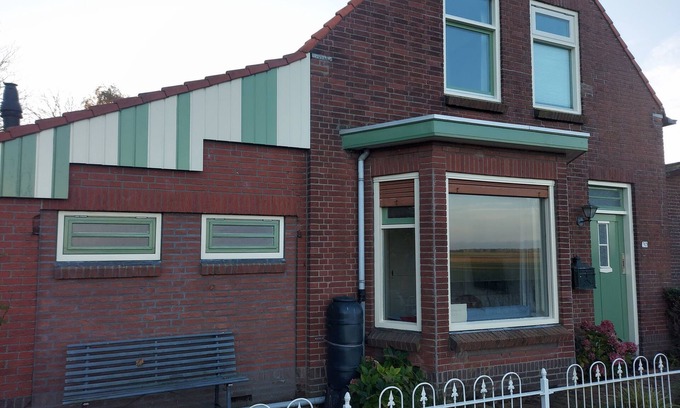 Nieuwvliet House | Authentic dike house Nieuw Vliet
