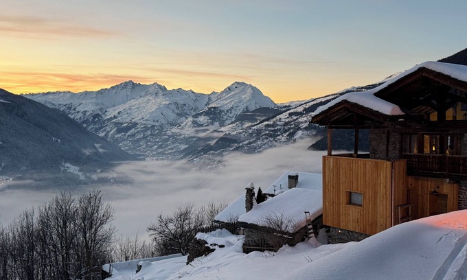 Sainte-Foy-Tarentaise Ski Chalet | Authentic chalet near Val d'Isère with jacuzzi and breathtaking views