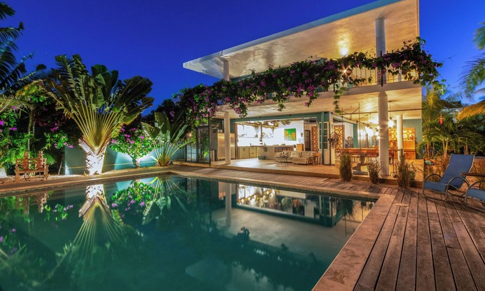 Willemstad Villa | Authentic Private Villa in Downtown Curaçao with Art Garden & Private Pool