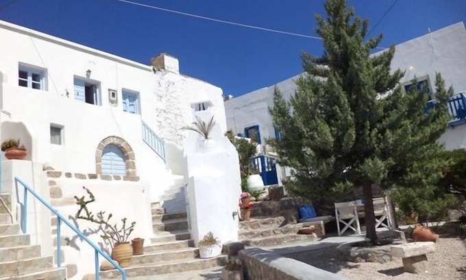 Plaka House | Authentic traditional cycladic house in Plaka