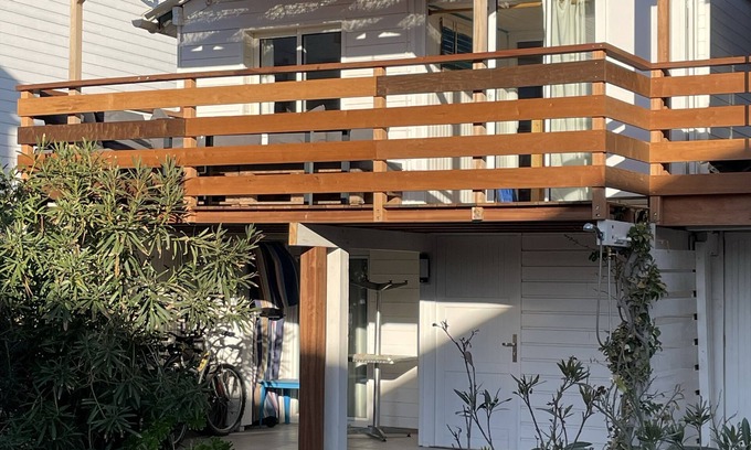 Gruissan Plage Ski Chalet | Authentic wooden chalet with sea view sleeps 4