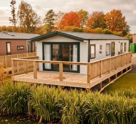Malton House | Autumn Lakefront Retreat - Free Fishing