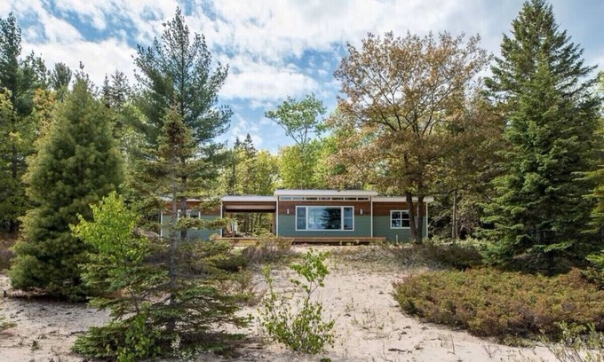 Beaver Island House | Autumn Sky - The Modern & Relaxing Beach Cottage
