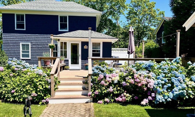 Village of Southampton House | Avail 7/10-9/05! Gorgeous, classy 3 bdrm near beach, private pool, in Village!