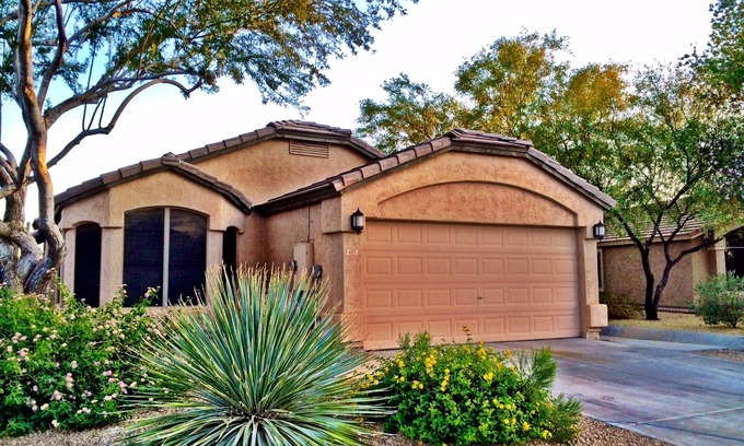 Desert Ridge House | Available Christmas & New Year’s! FAMILY HOUSE w POOL & HOT TUB, heat included.