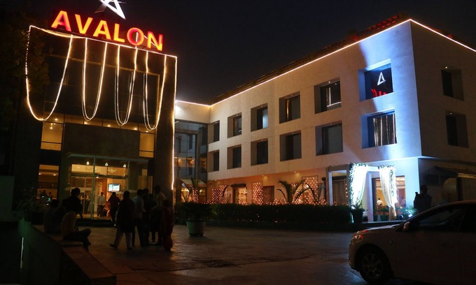 Thaltej Hotel | Avalon Hotel & Banquets