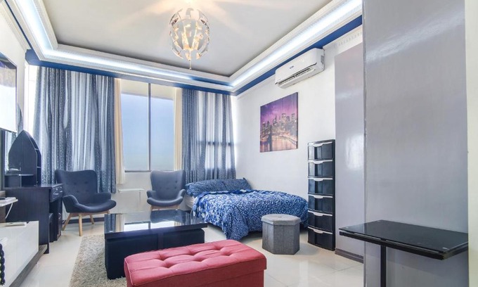 Lahug Apartment | Avenir Condo for rent near IT Park Cebu with FREE Netflix, 49-inch Samsung Curve TV