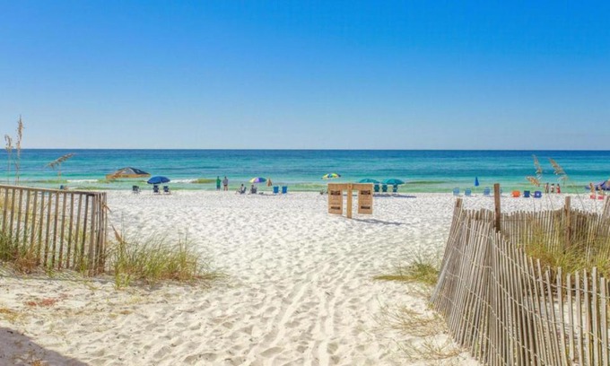 Miramar Beach House | Aventon - Is a 3 bedroom home that is an easy walk to the beach with communal pool