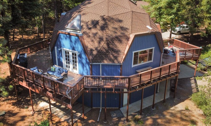 Avery Cabin | Avery Dome Cabin is a private three-story geodesic nestled in 5-acres of forest.