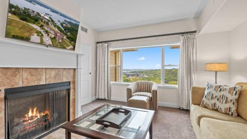 Lake Ozark House | Avila Serenity Suites - For 6