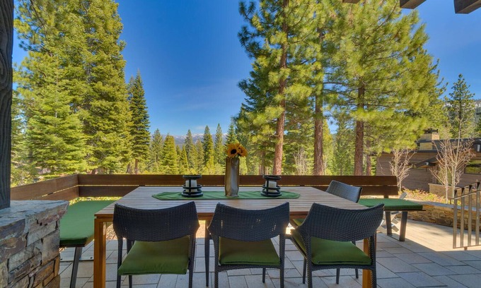 Truckee House | Avoca Modern at Martis Camp by Tahoe Getaways - 4BR w A/C, EV Charger & Golf Course Views