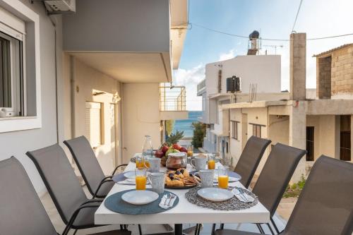 Minoa Pediada Apartment | Avra 4 amazing house by the sea